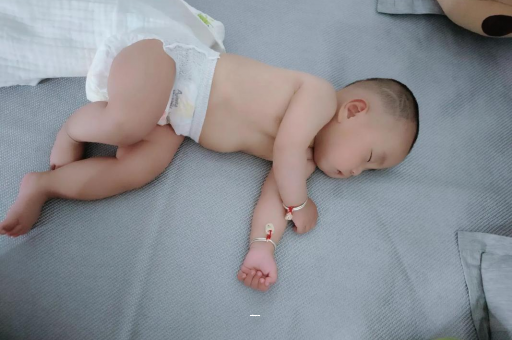 阿拉善盟宝宝总是摇头怎么回事